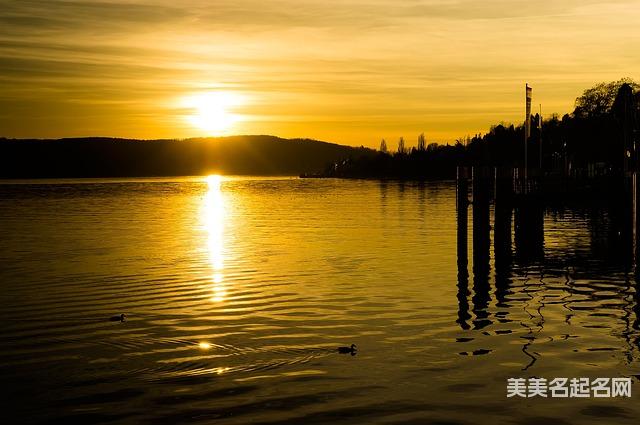 诗经取名悦耳动听的龙年小男孩名字
