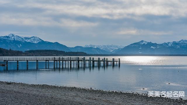 如何用诗词给女生起个朗朗上口的名字 如何用诗词给女生起个朗朗上口的名字